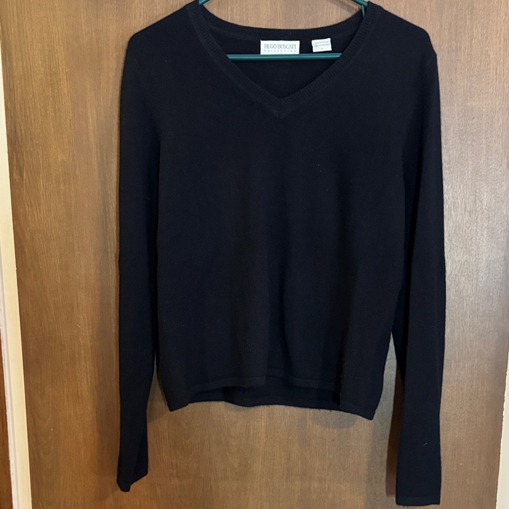 Hugo Buscati Classic Black V-Neck Cashmere Sweater